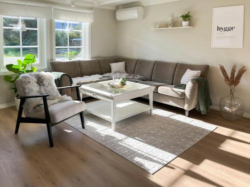 Et opholdsområde på Hyggelig Gård Nær Bergen Med Spabad