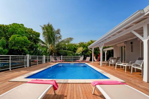 สระว่ายน้ำที่อยู่ใกล้ ๆ หรือใน Villa Colibri