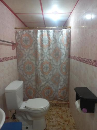 Koupelna v ubytování Beautiful air condioned villa for singles, couples, families and groups cozy stay