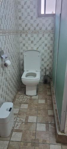 JD Hotel tesisinde bir banyo