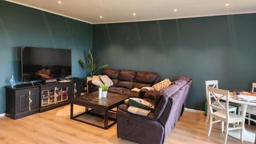 Μια τηλεόραση ή/και κέντρο ψυχαγωγίας στο Home in Knapstad, Inner Østfold