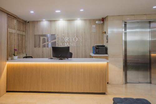 Fuajee või vastuvõtt majutusasutuses Hotel Portón Sabaneta