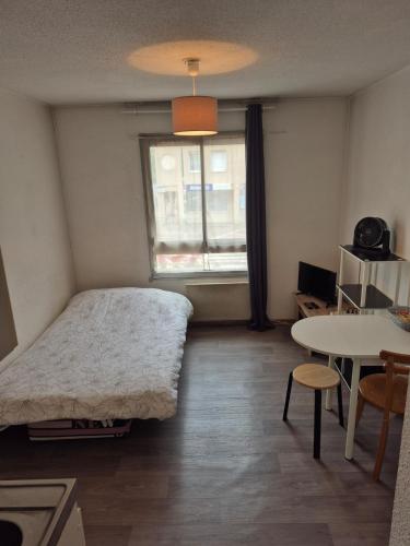 Studio meublé centre ville Paray 1B07