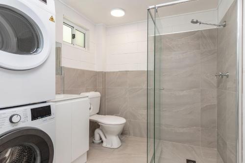 Et badeværelse på Blueys Beach Villa Manyana 11