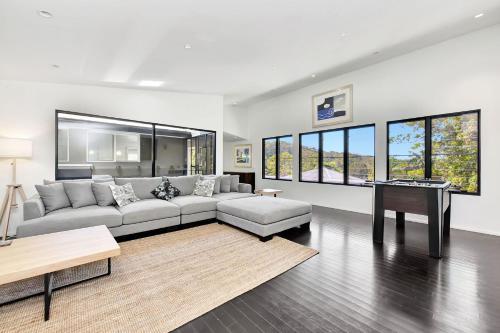 Et opholdsområde på Beachy Keen at Avoca with Private Magnesium Pool