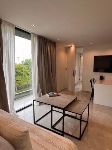 Μια τηλεόραση ή/και κέντρο ψυχαγωγίας στο Catalina Hotel