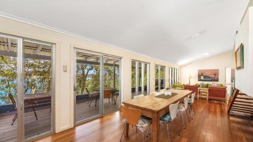 Фотография из галереи 'Belvidere Cottage' by HolidayCo в городе Pretty Beach