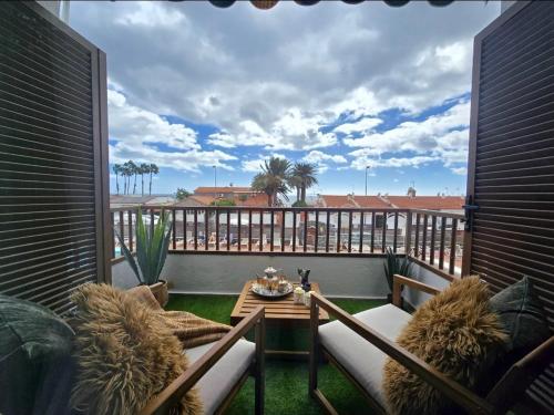 Canary-Holiday Balandros