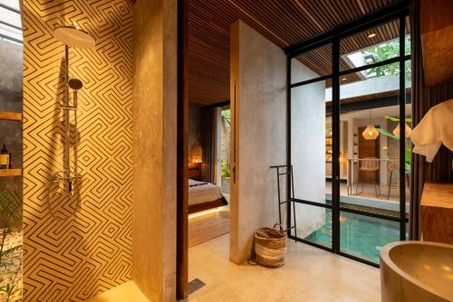 Ένα μπάνιο στο Danu Villas Bali