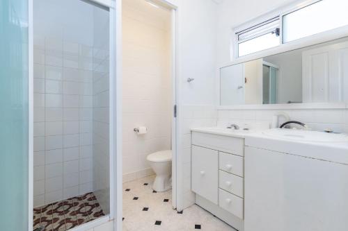 Ένα μπάνιο στο Blueys Beach Villa Manyana 30