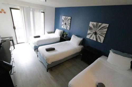 Gallery image of 3 beds Apart in Beverly Hills in Los Angeles
