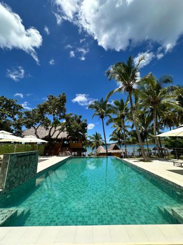 Holiday Beach Hotel