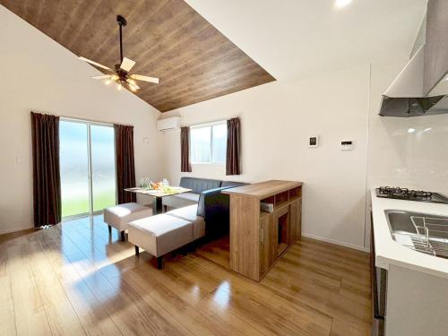 Η κουζίνα ή μικρή κουζίνα στο VILLA BLUEOCEAN AWAJIYA SOUTHヴィラブルーオーシャン淡路屋south