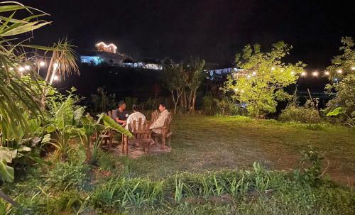 Een tuin van ThongDong Homestay