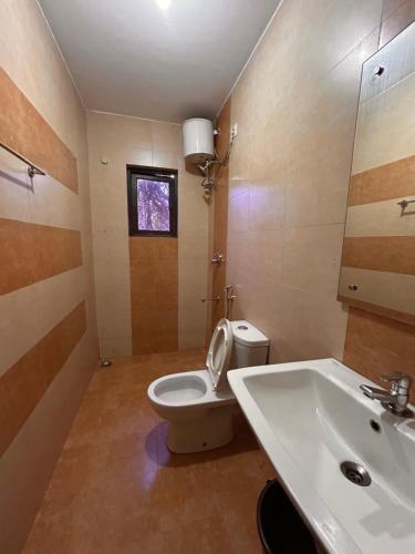 Koupelna v ubytování Marvella 3BHK Luxury Villa with Shared Pool