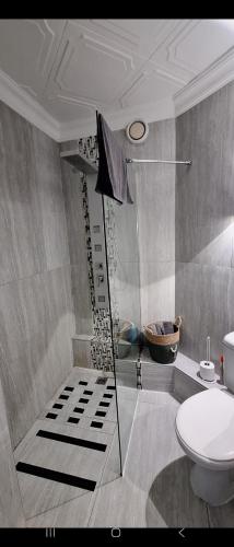 Ένα μπάνιο στο 210 at Beach