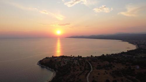 Maraviglia Ethereon Villa by RentalsPro - Kastri Halkidiki
