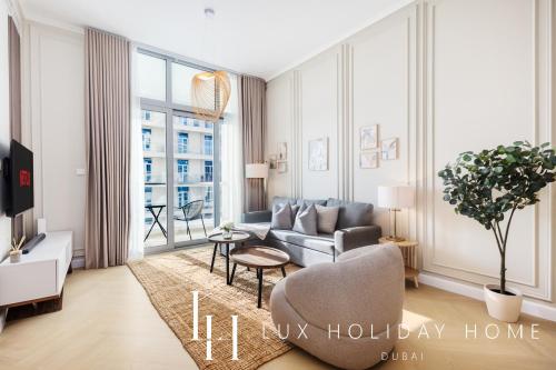 LUX The Modern Marina Suite