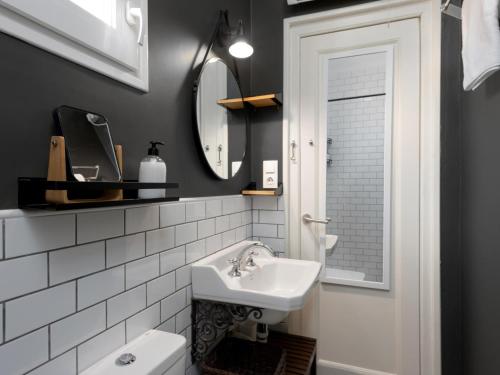 Cosy Sants Apartment