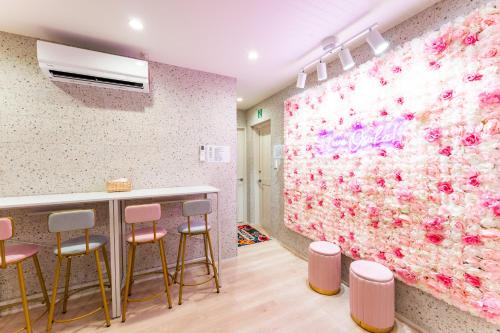 Professionally Newly Designed Japanese Holiday Home!