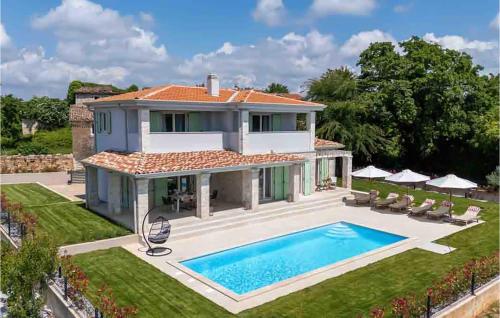 Stunning Home In Stanisi