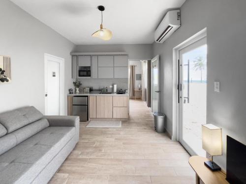 Kuchyň nebo kuchyňský kout v ubytování Casa La Cueva Apt 2 Boho Oceanfront House