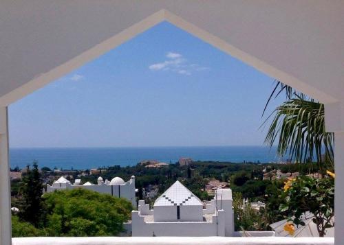 Penthouse Marbella, Panoramic Sea Views, Terrace, Pool & Parking