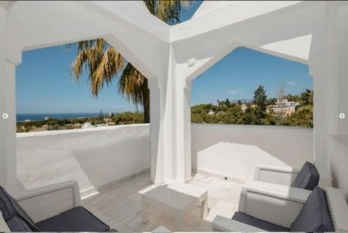 Penthouse Marbella, Panoramic Sea Views, Terrace, Pool & Parking