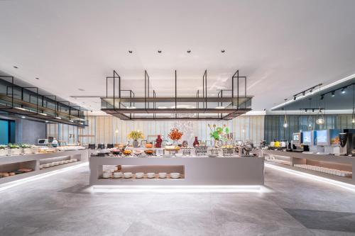 Comida en o cerca de este hotel