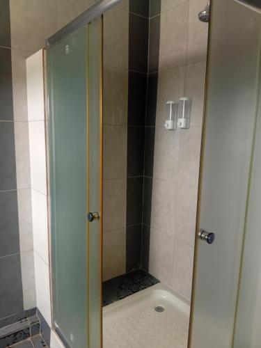 Ένα μπάνιο στο My home suites area14