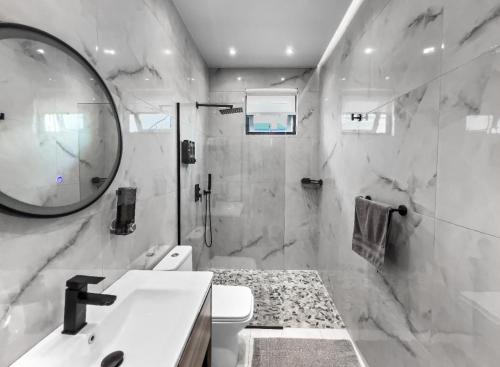 Koupelna v ubytování Hyde Park 5 Elegant Comfy Apt in San Juan