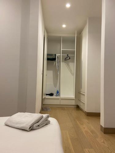 Postel nebo postele na pokoji v ubytování Lucentia Residence Bukit Bintang LalaportBBCC By VELLORA