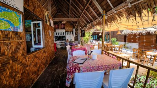 Εστιατόριο ή άλλο μέρος για φαγητό στο Forra Pattaya Sea View Bungalow