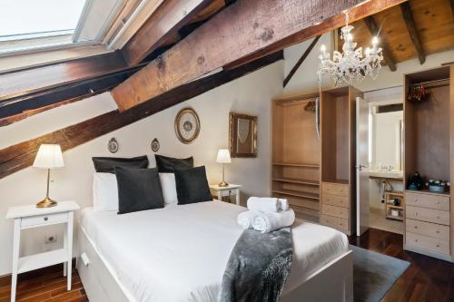 Calm and bright apartment, center La Latina D.ALB