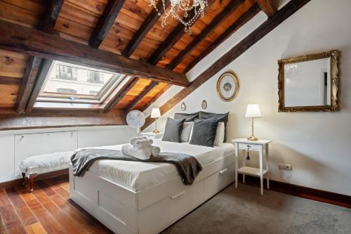 Calm and bright apartment, center La Latina D.ALB