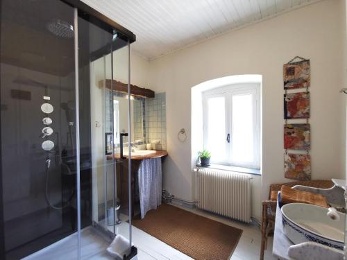 Ένα μπάνιο στο Chambre Grande Ourse, La maison sous les étoiles