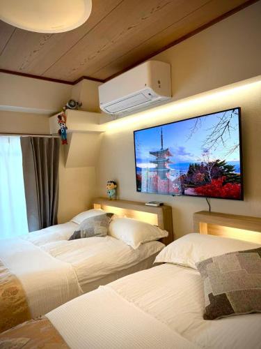 Moto Sakura 502,Asakusa Ueno Great location 2 bedrooms,3 beds,6 Direct access to Narita and Haneda Airports,5 train lines available