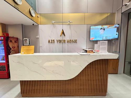 Лобби или стойка регистрации в A25 Hotel - 53 Tuệ Tĩnh