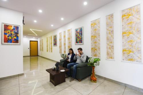 Επισκέπτες που μένουν στο FabHotel AB Residency