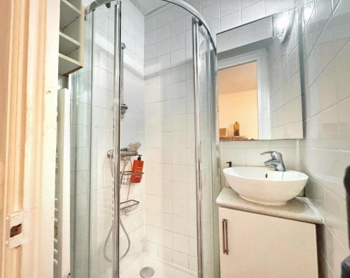 Et badeværelse på Aux portes de Paris