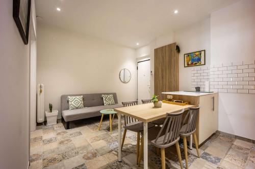Spacious & Well Designed 2BR Apartment in Pangrati