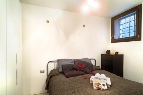 En eller flere senge i et værelse på Elisabeth Waterfront Apartment