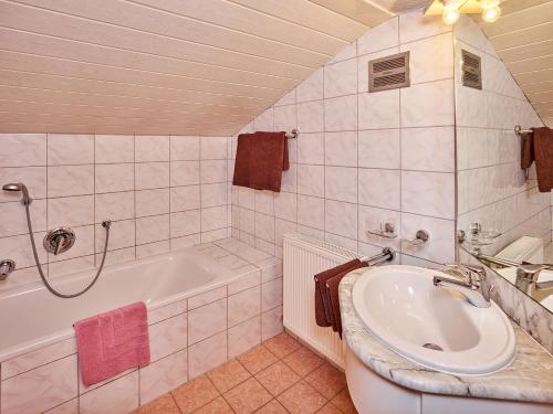 Koupelna v ubytování Apartments Serafin
