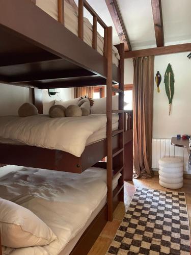 a bunk bed room with two bunk beds at Casa Richello in Parcent