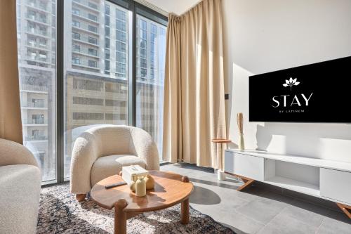 STAY BY LATINEM Luxury 1BR Holiday Home CC 0302 Near Burj Khalifa