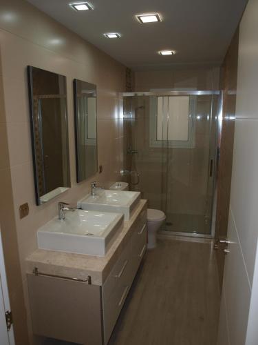 Luxury house with 3 double rooms