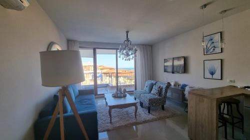 Χώρος καθιστικού στο Garden of Eden - Panorama C15 Rey&Mar