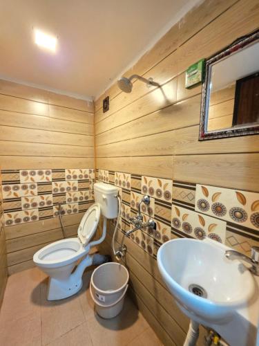 Koupelna v ubytování Peter's Guest House