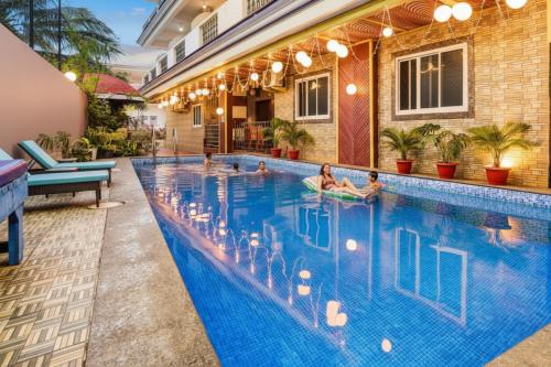 Πισίνα στο ή κοντά στο Via Elvin Balaji Beach Palace - 500m From Calangute Beach