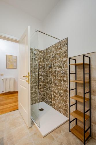 Ampio Appartamento di Design nel Cuore di Roma